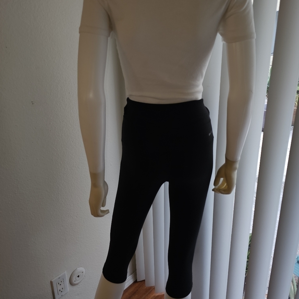 Nike Dri Fit Womens Capri Pant - Picture 9 of 9